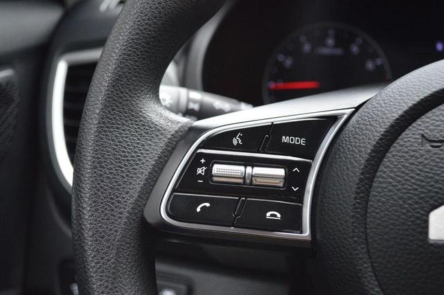 Photo of 2023 Snow White Pearl Kia Seltos