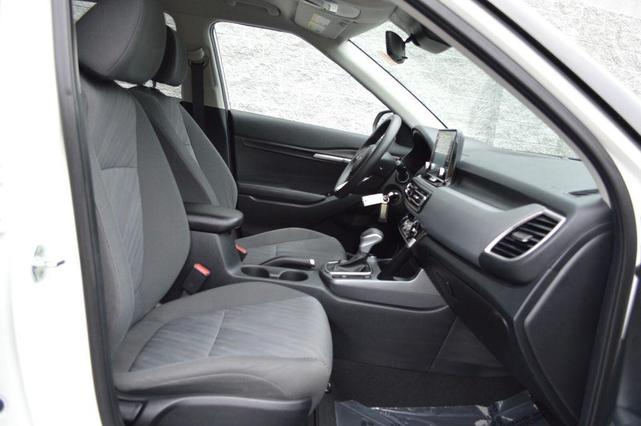 Photo of 2023 Snow White Pearl Kia Seltos