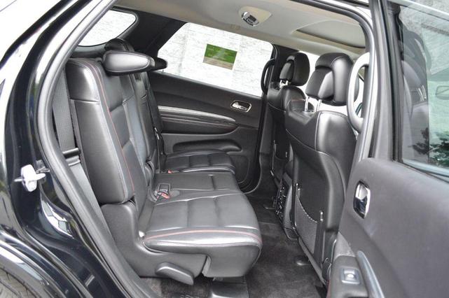 Photo of 2018 DB Black Crystal Clearcoat Dodge Durango