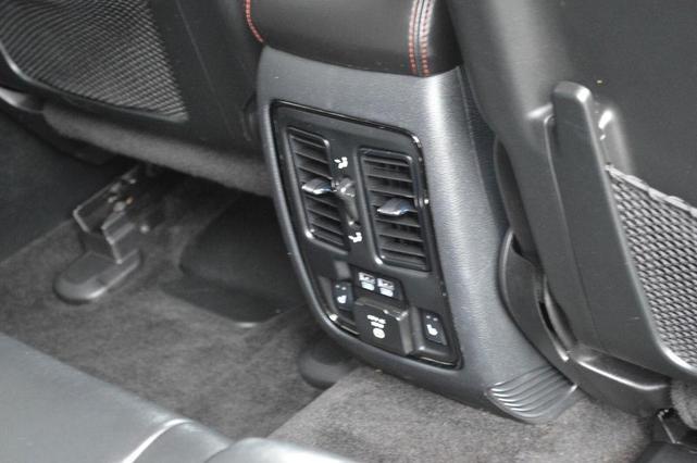 Photo of 2018 DB Black Crystal Clearcoat Dodge Durango