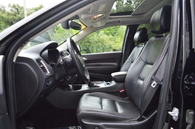 Photo of 2018 DB Black Crystal Clearcoat Dodge Durango