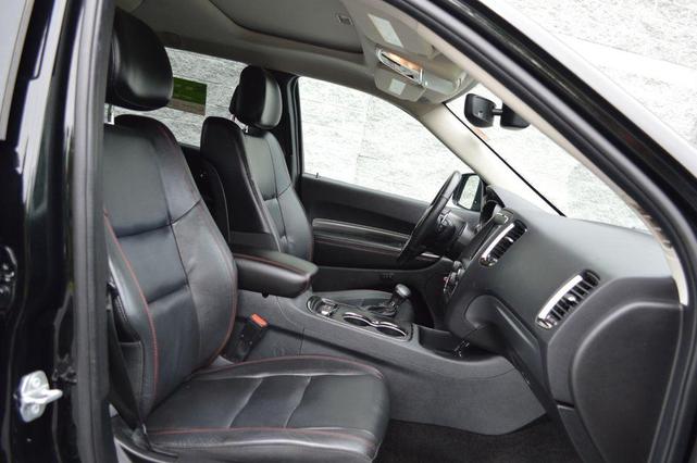 Photo of 2018 DB Black Crystal Clearcoat Dodge Durango