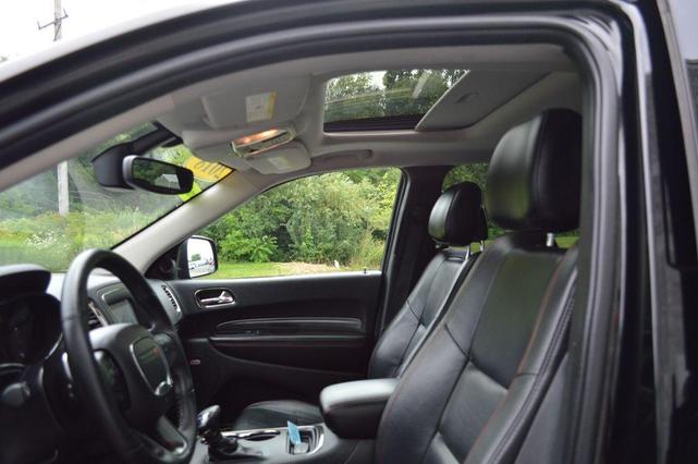 Photo of 2018 DB Black Crystal Clearcoat Dodge Durango