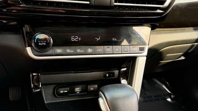 Photo of 2023 Snow White Pearl Kia Seltos