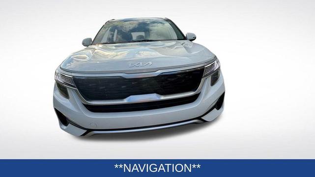 Photo of 2023 Snow White Pearl Kia Seltos