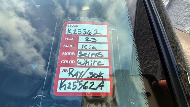 Photo of 2023 Snow White Pearl Kia Seltos