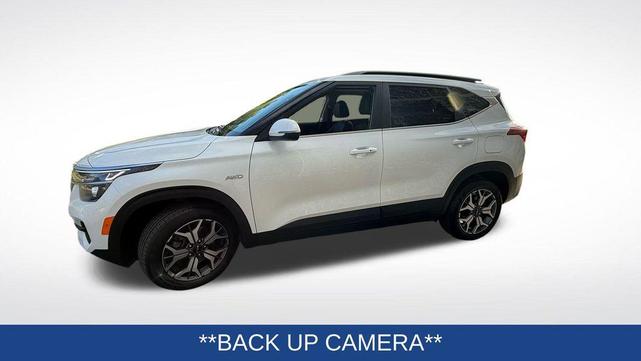 Photo of 2023 Snow White Pearl Kia Seltos