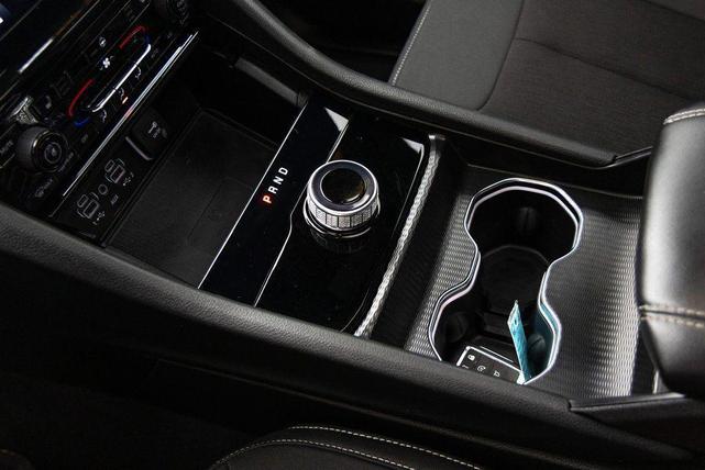 Photo of 2024 Metallic Jeep Grand Cherokee