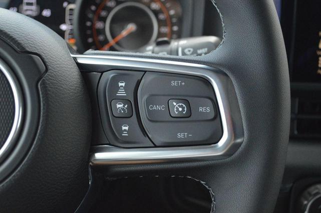 Photo of 2025 Granite Crystal Clearcoat Metallic Jeep Wrangler