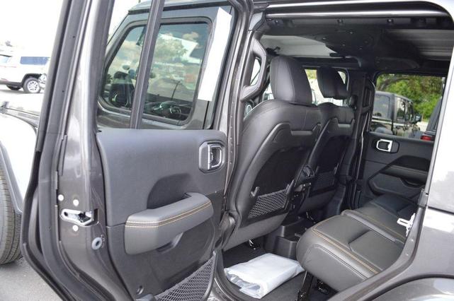 Photo of 2025 Granite Crystal Clearcoat Metallic Jeep Wrangler