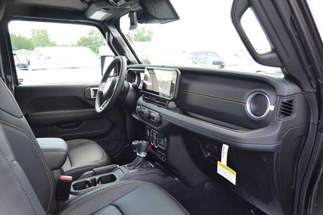 Photo of 2025 Granite Crystal Clearcoat Metallic Jeep Wrangler