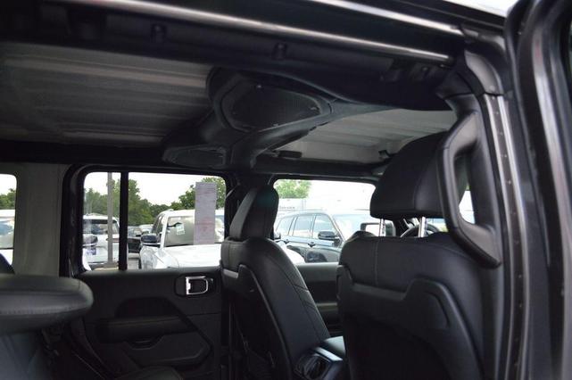 Photo of 2025 Granite Crystal Clearcoat Metallic Jeep Wrangler