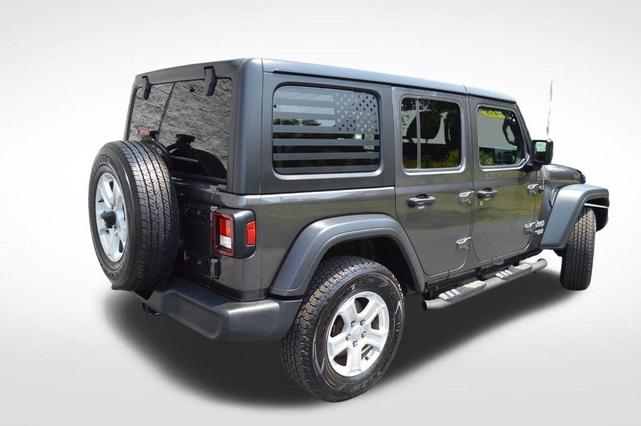 Photo of 2018 Granite Crystal Clearcoat Metallic Jeep Wrangler Unlimited