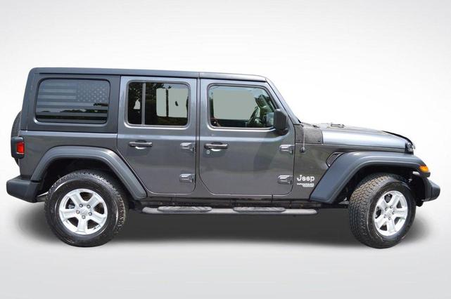 Photo of 2018 Granite Crystal Clearcoat Metallic Jeep Wrangler Unlimited
