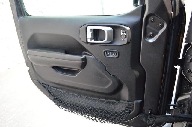 Photo of 2018 Granite Crystal Clearcoat Metallic Jeep Wrangler Unlimited
