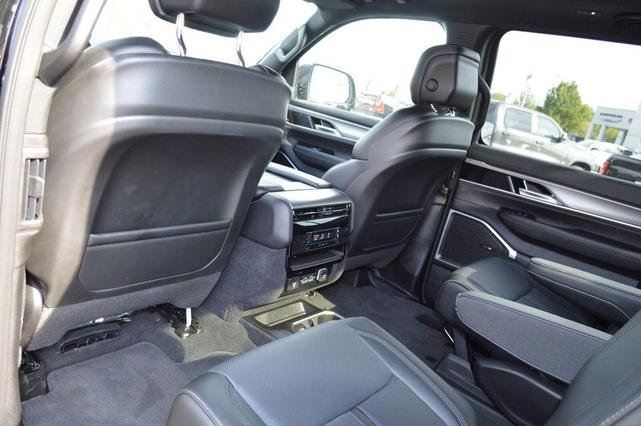 Photo of 2025 Diamond Black Jeep Wagoneer