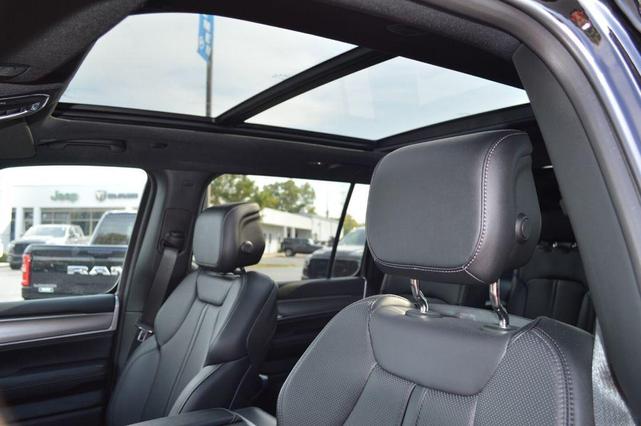 Photo of 2025 Diamond Black Jeep Wagoneer