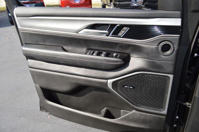 Photo of 2025 Diamond Black Jeep Wagoneer
