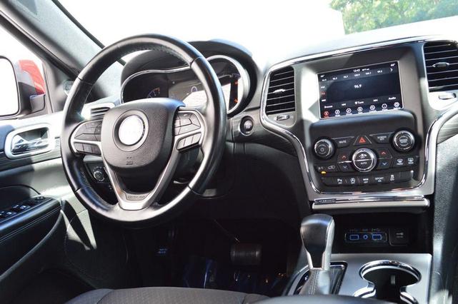 Photo of 2021 Velvet Red Pearlcoat Jeep Grand Cherokee