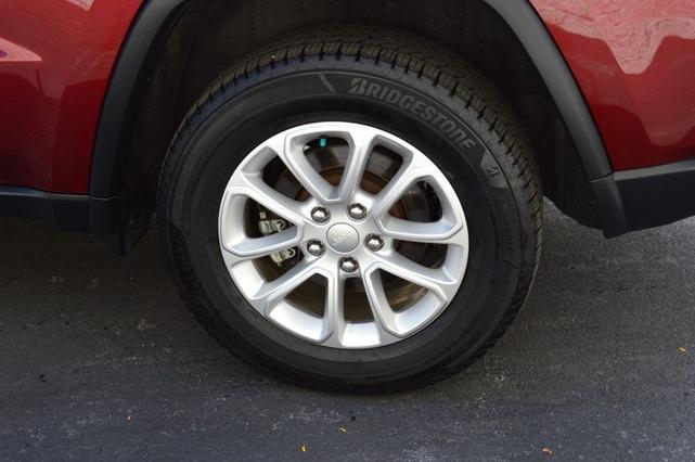 Photo of 2021 Velvet Red Pearlcoat Jeep Grand Cherokee