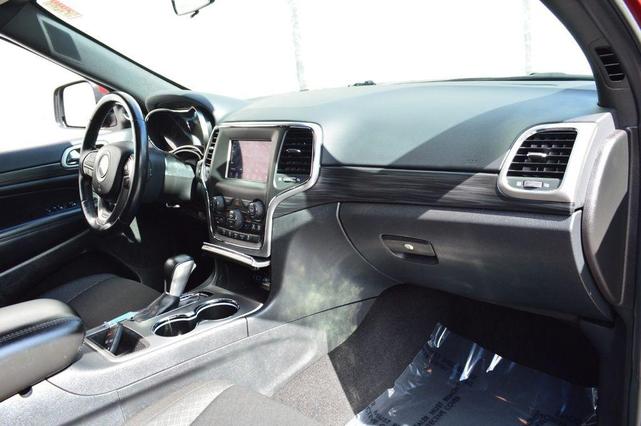 Photo of 2021 Velvet Red Pearlcoat Jeep Grand Cherokee
