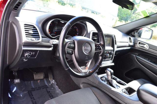 Photo of 2021 Velvet Red Pearlcoat Jeep Grand Cherokee