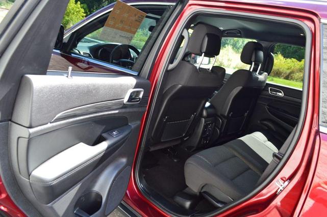 Photo of 2021 Velvet Red Pearlcoat Jeep Grand Cherokee