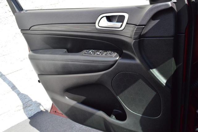 Photo of 2021 Velvet Red Pearlcoat Jeep Grand Cherokee