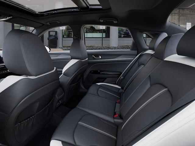 Photo of 2025 Wolf Gray Kia K5
