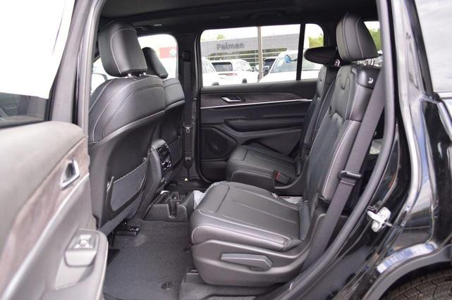 Photo of 2025 Diamond Black Jeep Grand Cherokee L