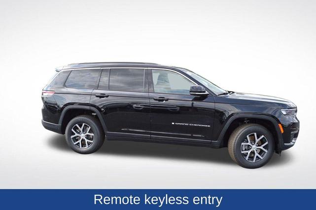 Photo of 2025 Diamond Black Jeep Grand Cherokee L