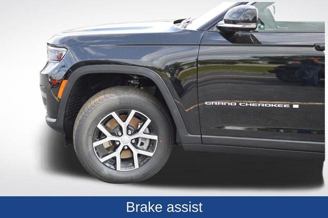 Photo of 2025 Diamond Black Jeep Grand Cherokee L