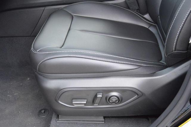 Photo of 2025 Diamond Black Jeep Grand Cherokee L