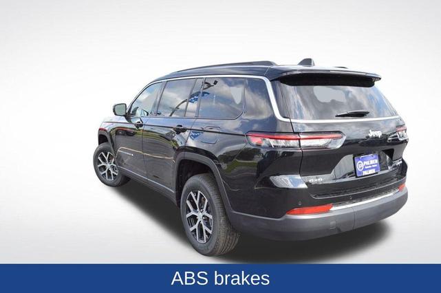 Photo of 2025 Diamond Black Jeep Grand Cherokee L
