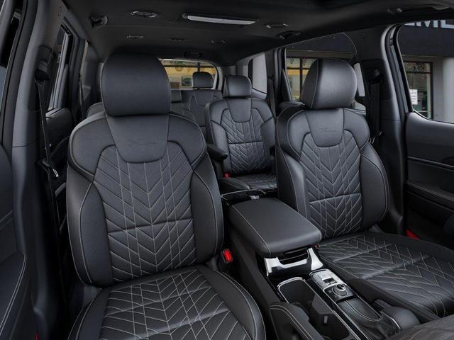 Photo of 2025 Ebony Black Kia Telluride