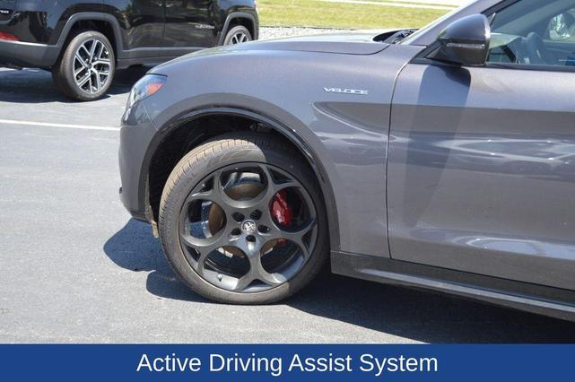 Photo of 2025 Vesuvio Gray Metallic Alfa Romeo Stelvio