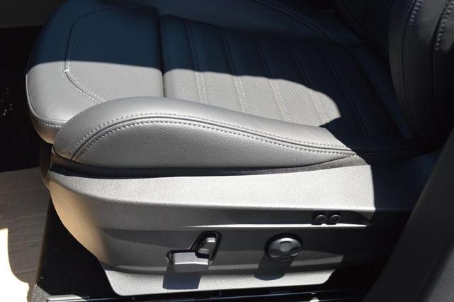 Photo of 2025 Vesuvio Gray Metallic Alfa Romeo Stelvio