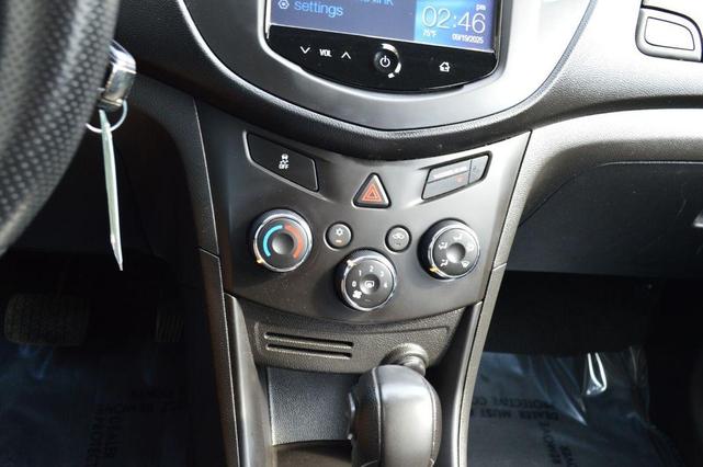 Photo of 2016 Summit White Chevrolet Trax