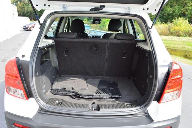 Photo of 2016 Summit White Chevrolet Trax