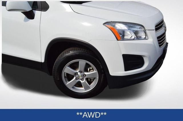Photo of 2016 Summit White Chevrolet Trax
