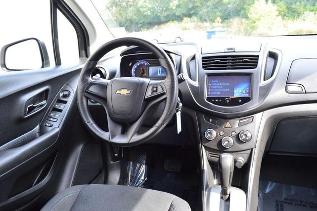 Photo of 2016 Summit White Chevrolet Trax