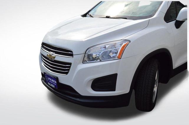 Photo of 2016 Summit White Chevrolet Trax