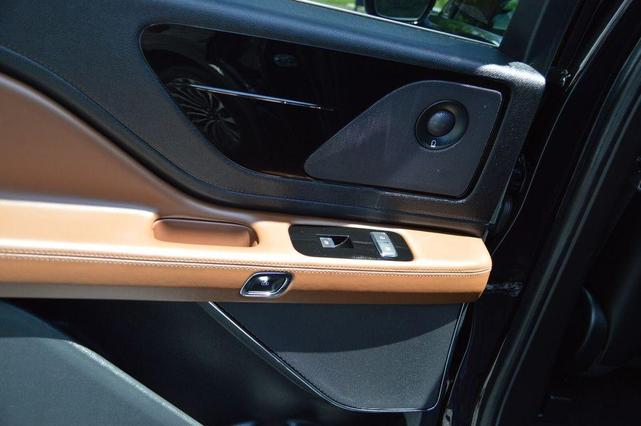 Photo of 2023 Black Lincoln Aviator