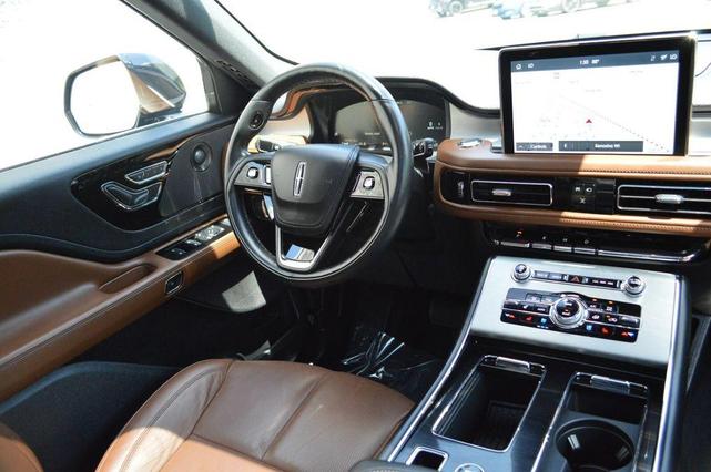 Photo of 2023 Black Lincoln Aviator