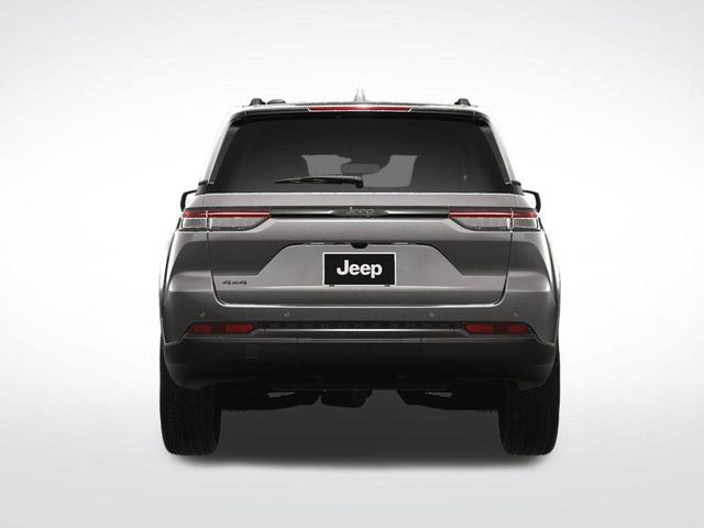 Photo of 2025 Metallic Jeep Grand Cherokee