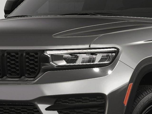 Photo of 2025 Metallic Jeep Grand Cherokee