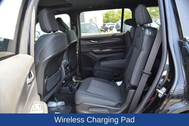 Photo of 2025 Diamond Black Jeep Grand Cherokee L