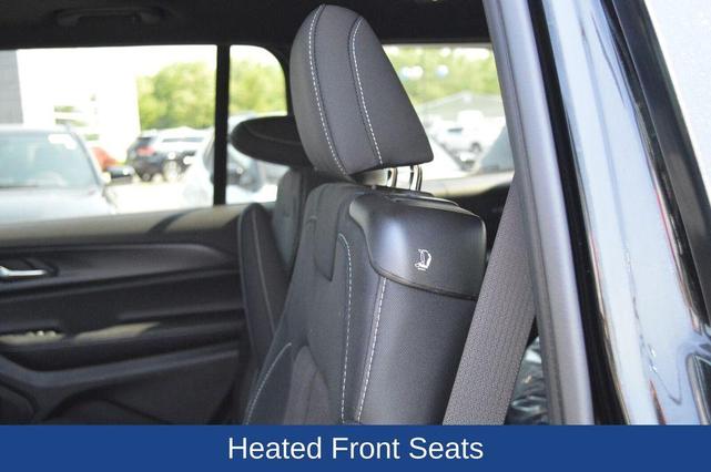 Photo of 2025 Diamond Black Jeep Grand Cherokee L