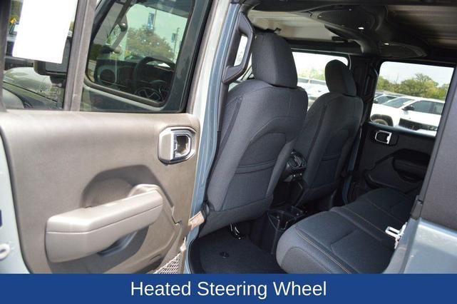 Photo of 2025 Anvil Clearcoat Jeep Wrangler