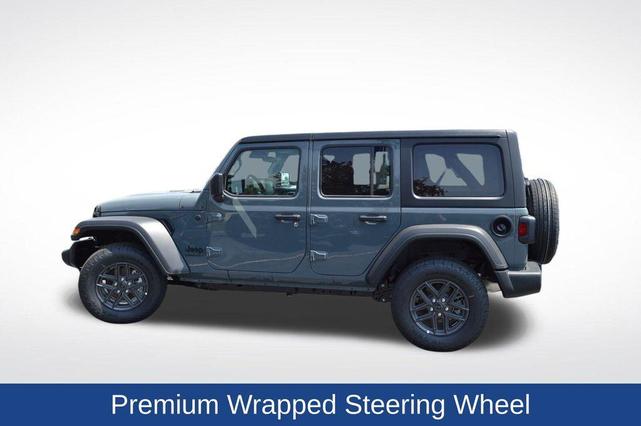Photo of 2025 Anvil Clearcoat Jeep Wrangler